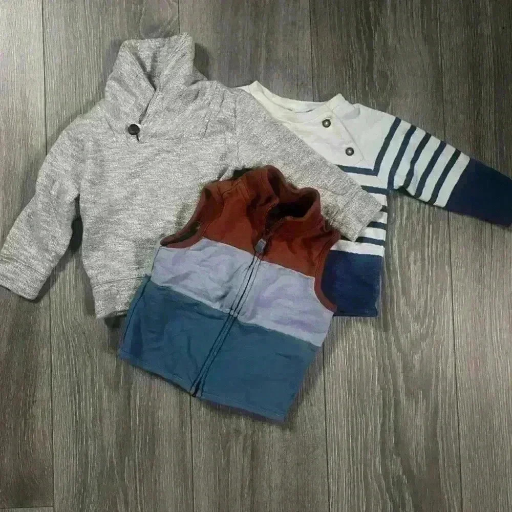 Old Navy and Carter’s 3 Piece Boys Fall Bundle Size 18 Months